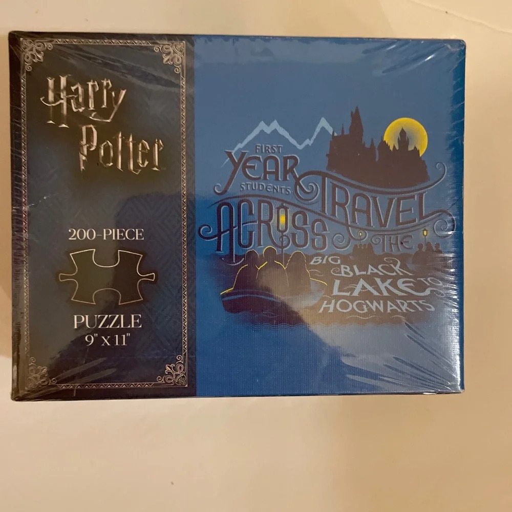 Harry Potter "JOURNEY TO HOGWARTS" 200 Piece Puzzle by USAopoly 9” X 11” Sealed